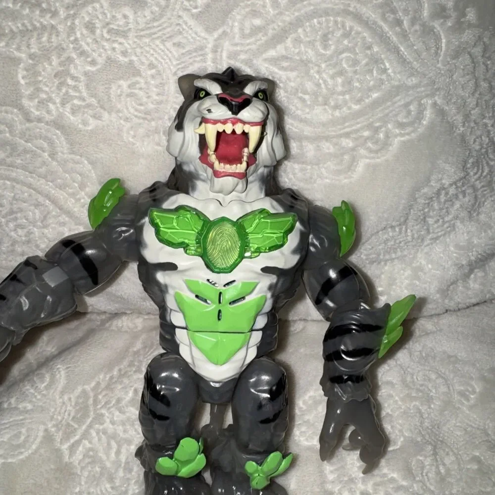 MrBeast Lab Stealth Strike Big Cat Beast Creator Tiger Action Figure Sound Light
